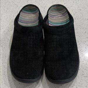 Dansko Women's Black Slip-On Shoes real size 8.5